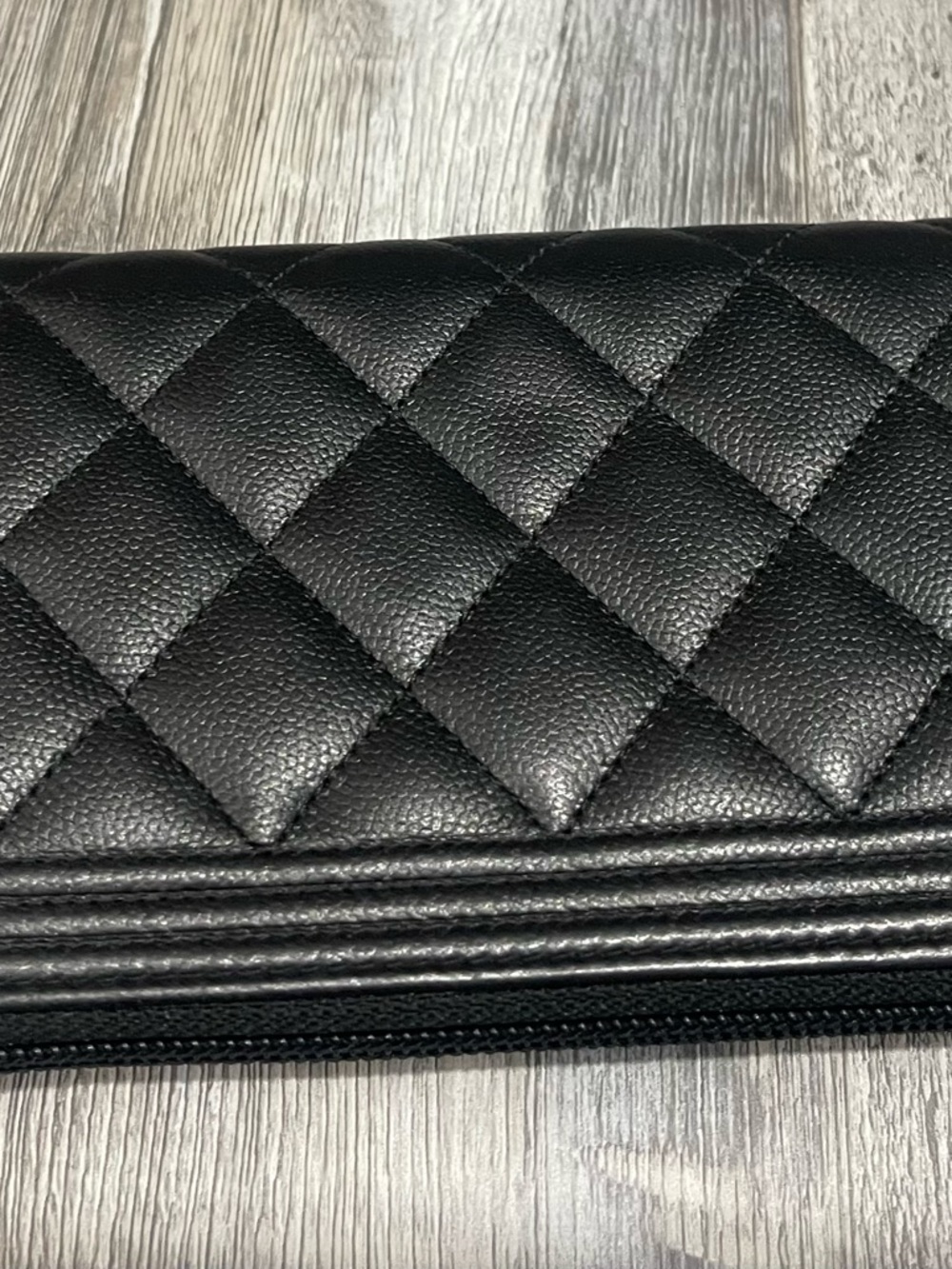 CHANEL Black Quilted Leather Zip long wallet - Picture 2 of 11